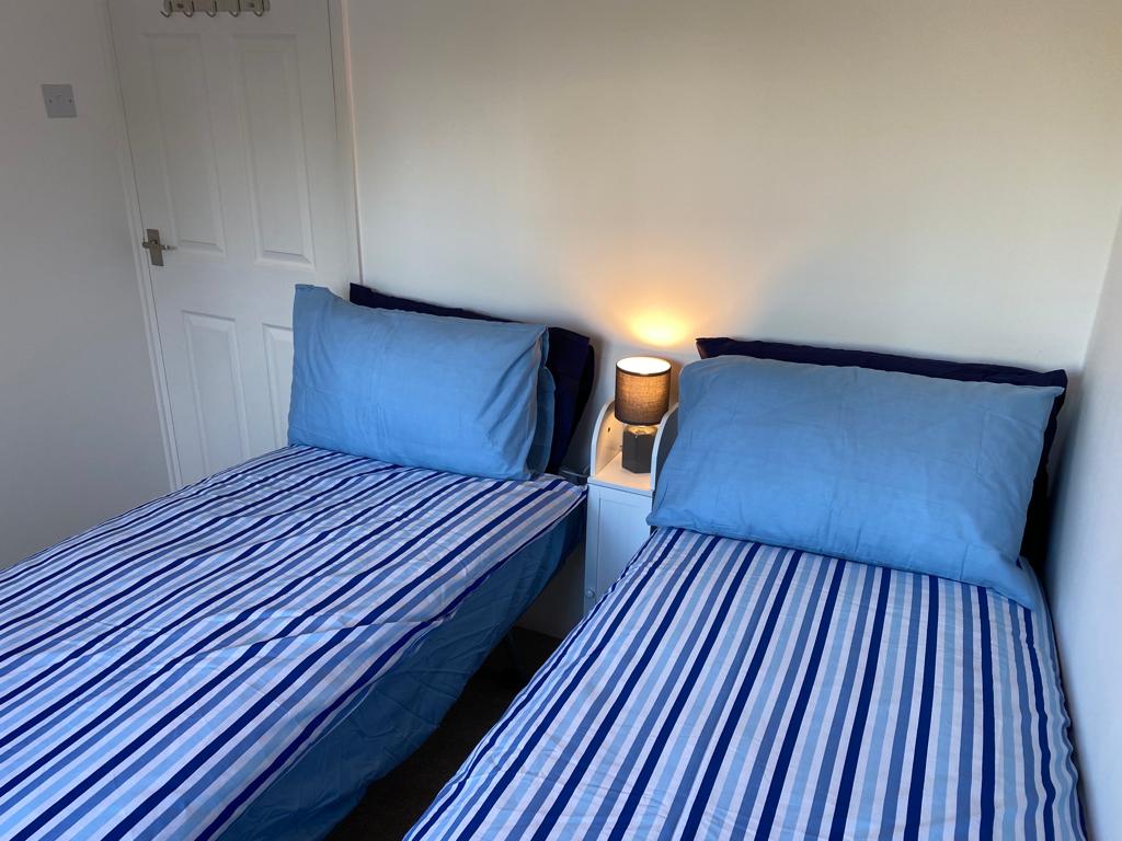 Twin bedroom