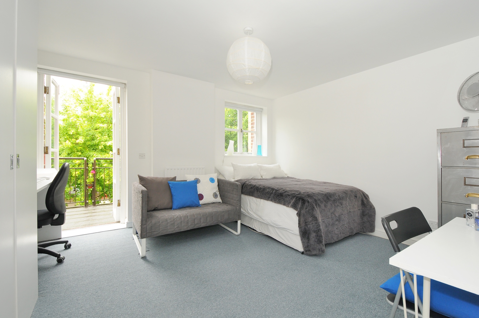 Islington main bedroom with living space