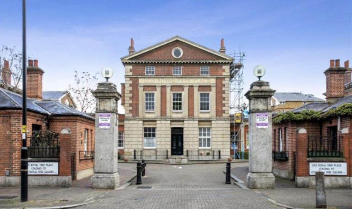 Islington property entrance